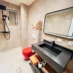 Sweet Yellow Palace, Pazari I Ri 公寓 地拉那