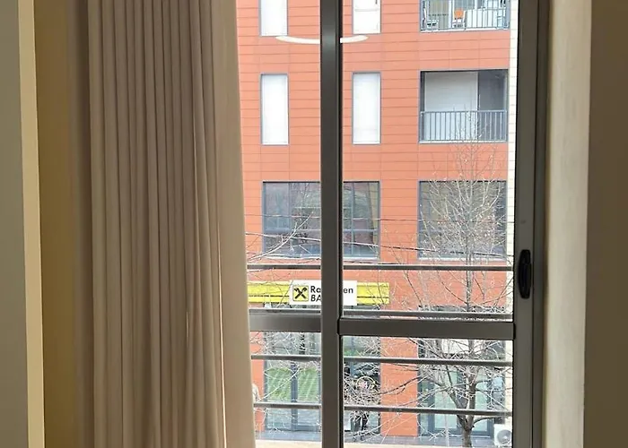 아파트 Sweet Yellow Palace, Pazari I Ri *