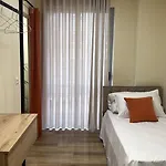 Apartman Sweet Yellow Palace, Pazari I Ri