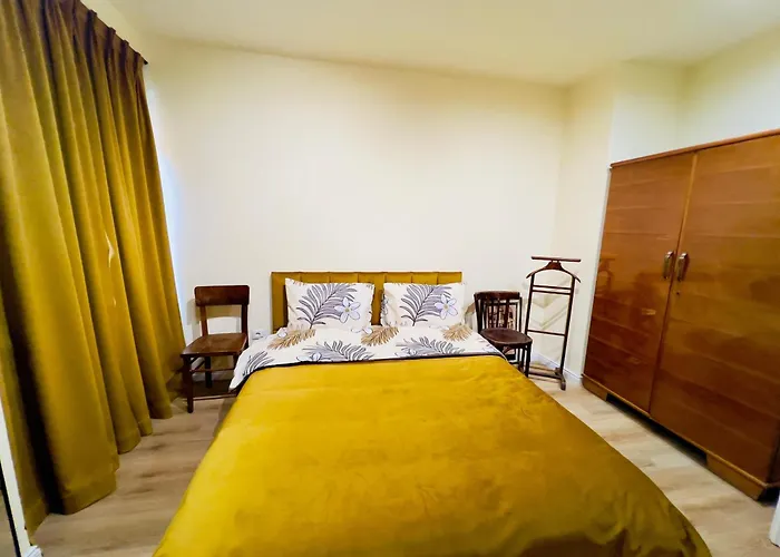 Sweet Yellow Palace, Pazari I Ri 地拉那